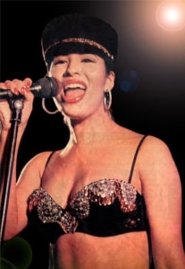 Selena performing in 1994